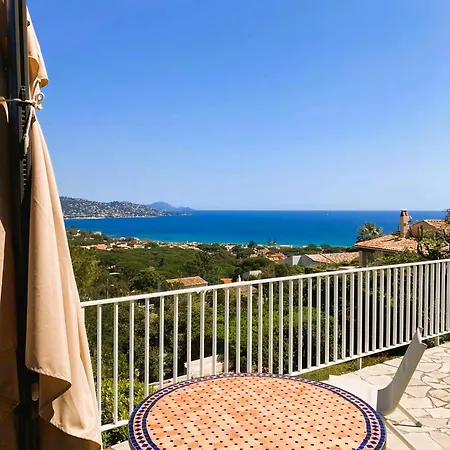 Avec Grande Terrasse Vue Sainte-Maxime